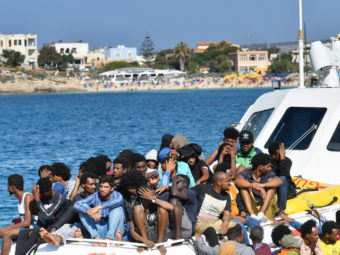 THE SITUATION IS DETERIORATING ON LAMPEDUSA: MIGRANT BOATS ARE KEEP COMING TO THE ISLAND